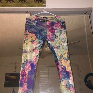 Glossy floral leggings